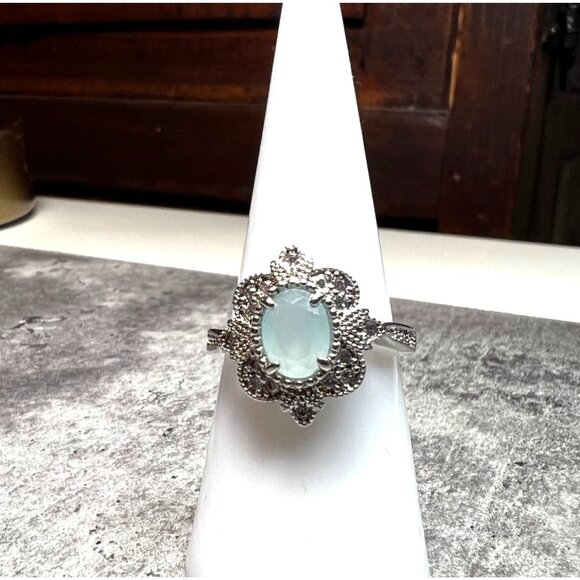 Ring Bomb Party Ring, size 7, green gemstone, silver color band - Picture 2 of 6